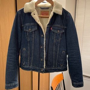 Levi’s Original Sherpa Trucker Jacket (women medium)